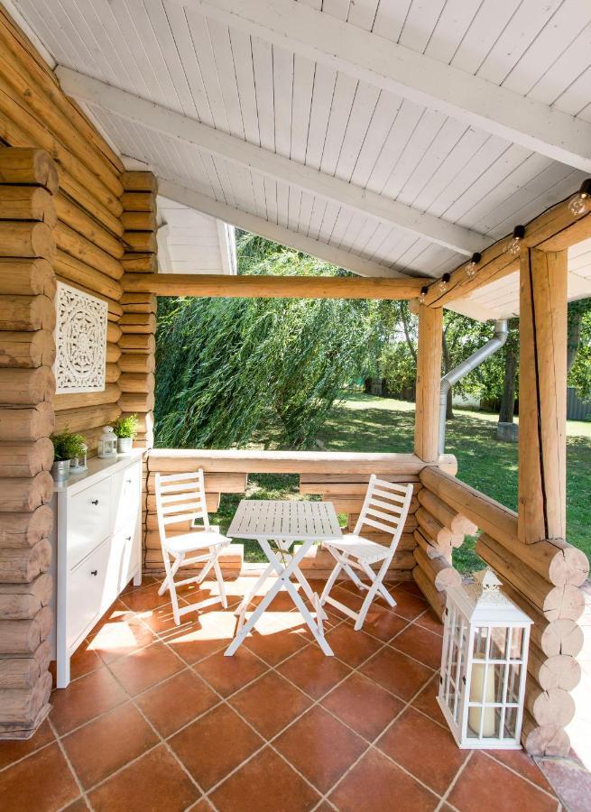 Oeboel Liget Vendeghazak Villa Abádszalók Exteriör bild