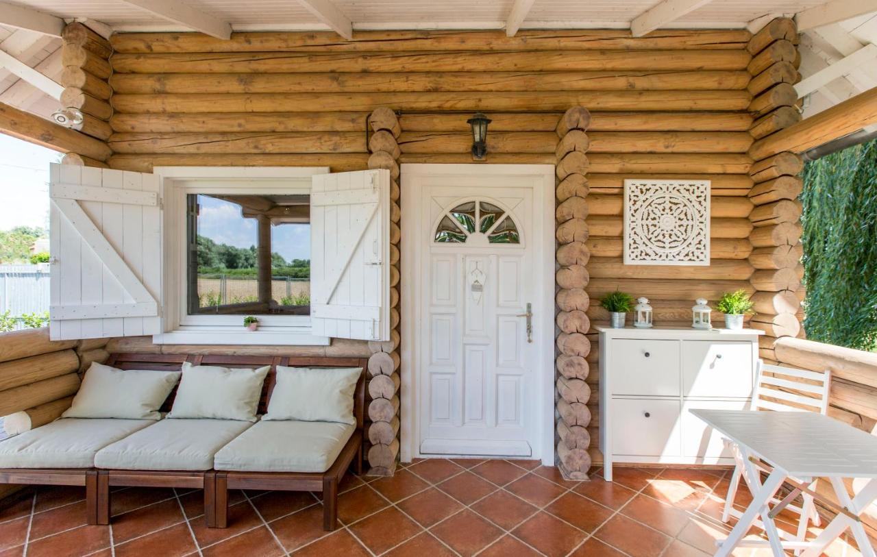Oeboel Liget Vendeghazak Villa Abádszalók Exteriör bild