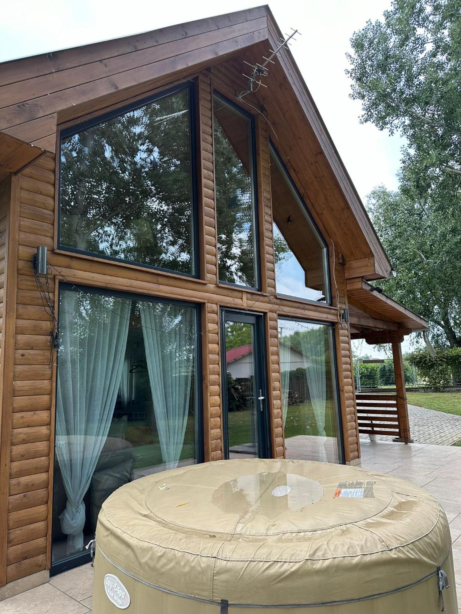 Oeboel Liget Vendeghazak Villa Abádszalók Exteriör bild