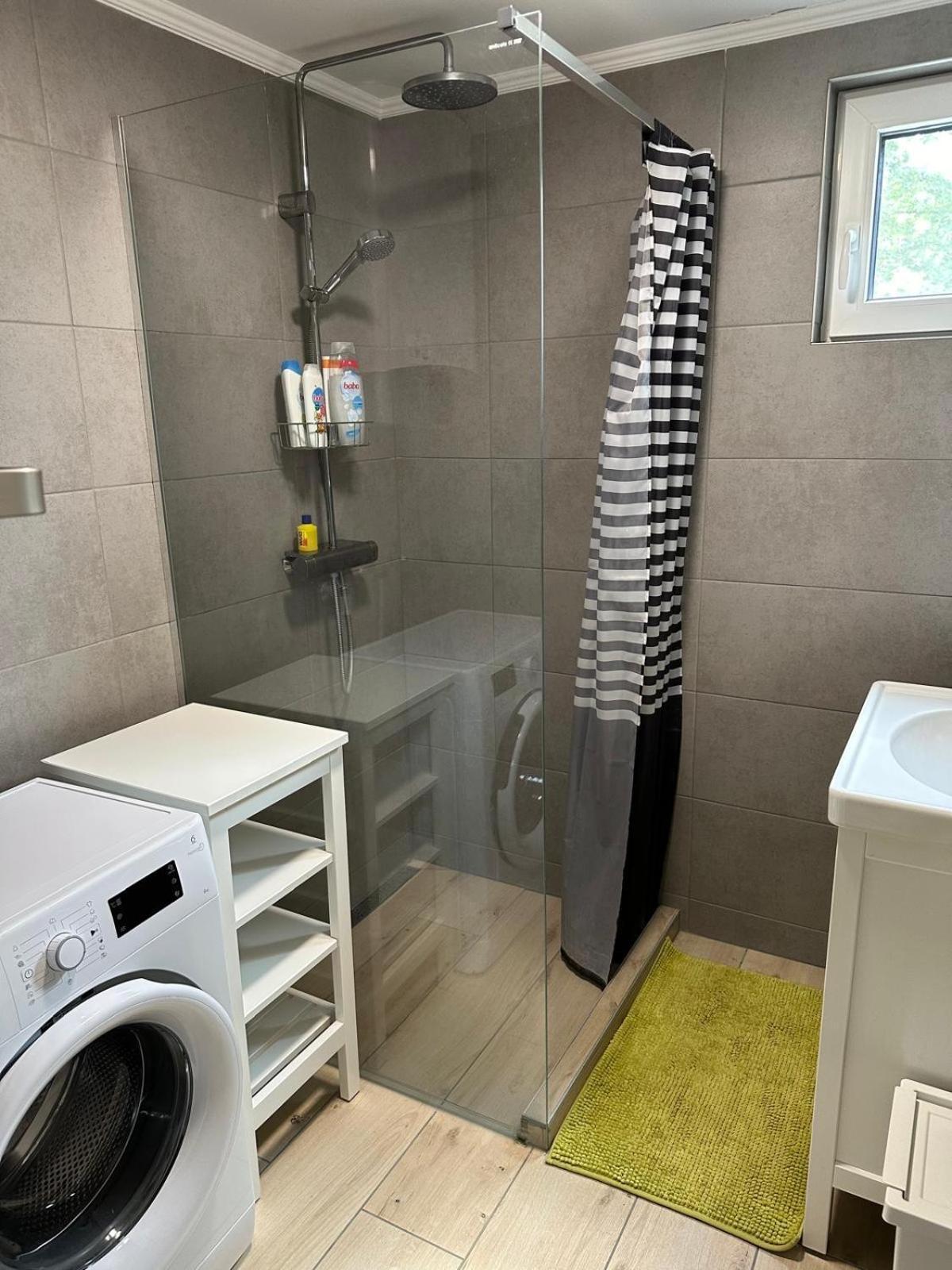 Oeboel Liget Vendeghazak Villa Abádszalók Exteriör bild